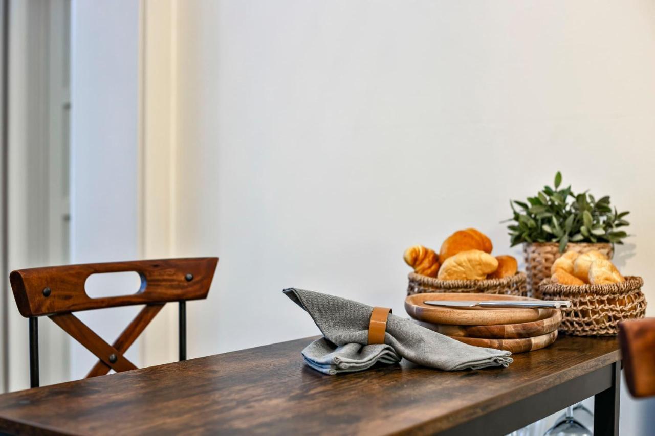 Huswell - Charming Getaway In The Historical City Center Brygge Exteriör bild